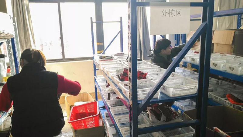 向老外出口圣誕用品，浙江義烏商人年銷數千萬